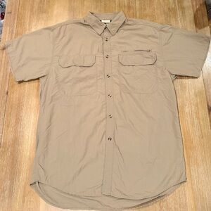 REI‎ Vtg Men’s Short Sleeve Button Down Vented Outdoor Shirt Khaki Sz L *Flaw*